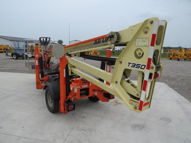 2022 JLG T350-8