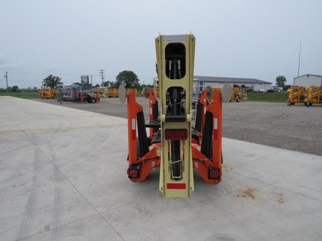 2022 JLG T350-7