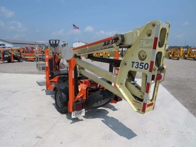 2019 JLG T350-8