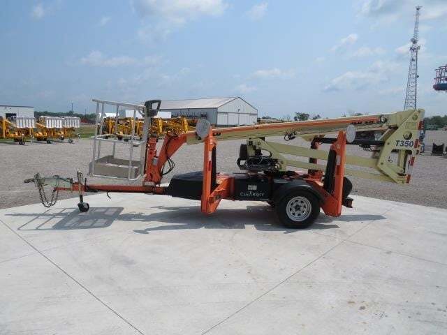 2019 JLG T350