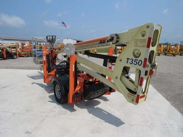 2019 JLG T350-8