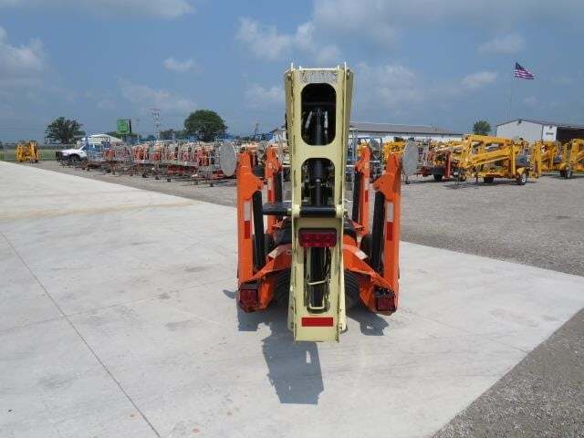 2019 JLG T350-7