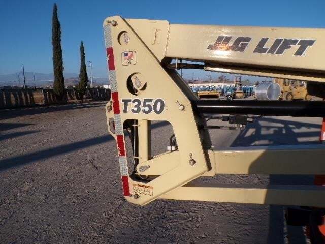 2019 JLG T350-13