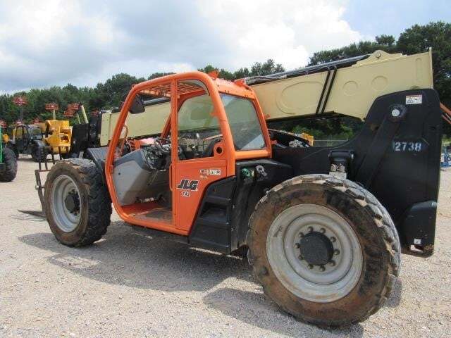 2021 JLG 742-8