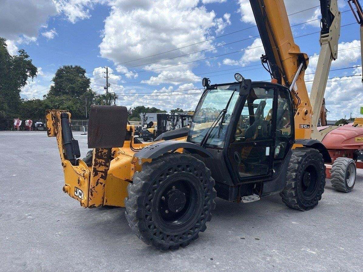 2021 JCB 510-56