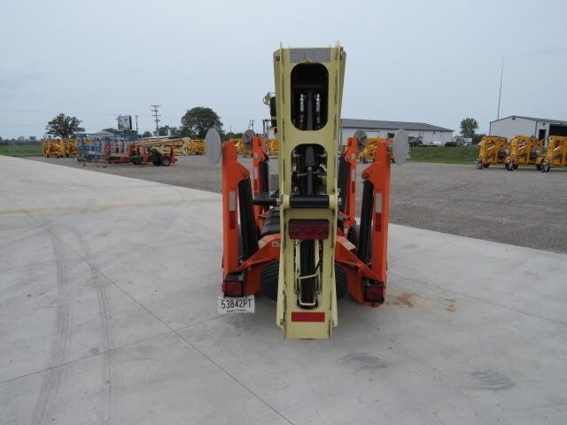 2019 JLG T350-7
