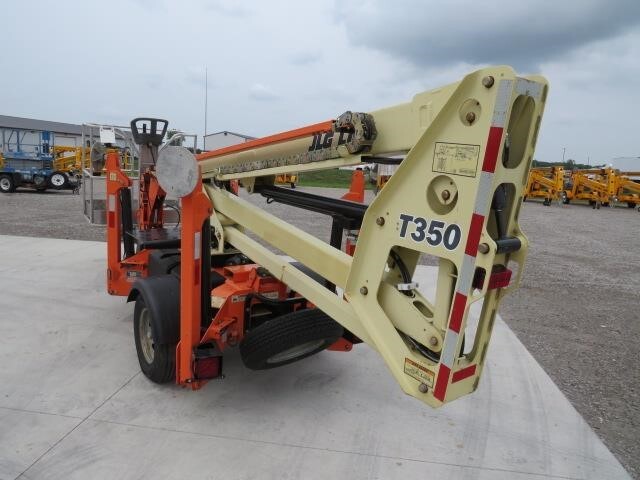 2019 JLG T350-8