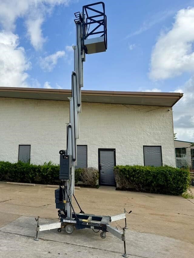 2019 JLG 30AM-14