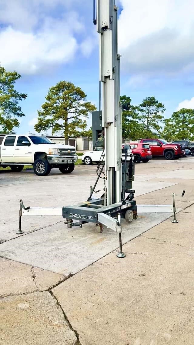 2019 JLG 30AM-13
