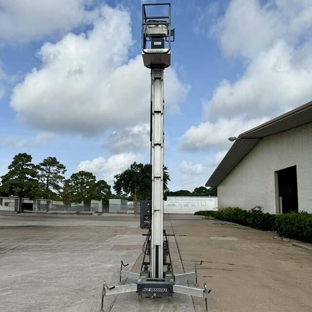 2019 JLG 30AM-15