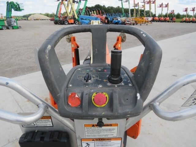 2019 JLG T350-10