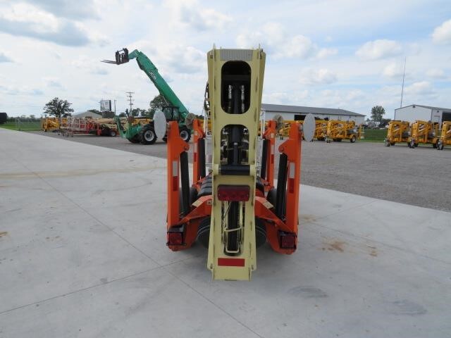 2019 JLG T350-7