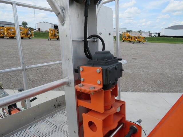 2019 JLG T350-15