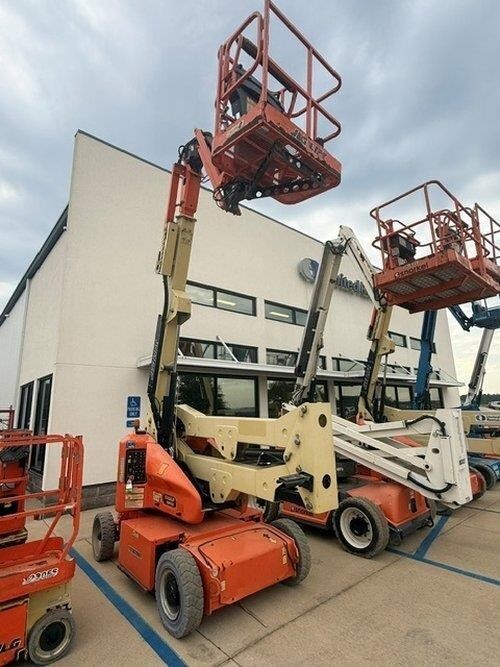 2017 JLG E400AJPN-3