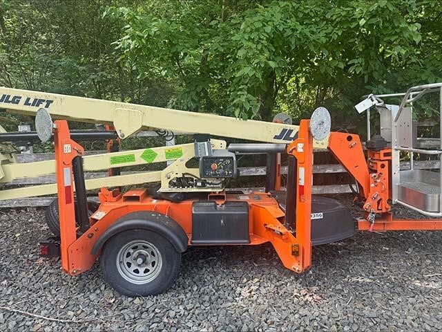 2019 JLG T350
