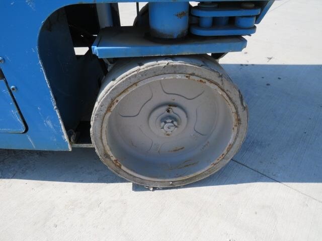 2012 Genie GS-2632-14