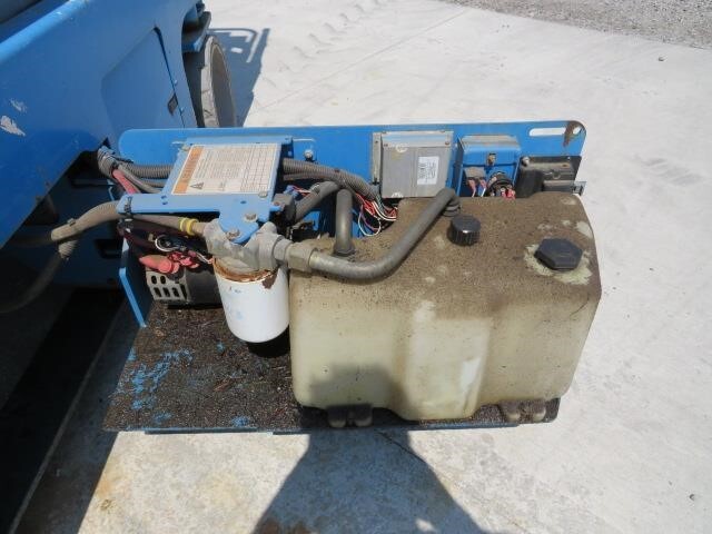 2012 Genie GS-2632-17