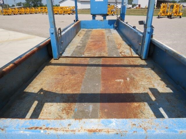 2012 Genie GS-2632-11