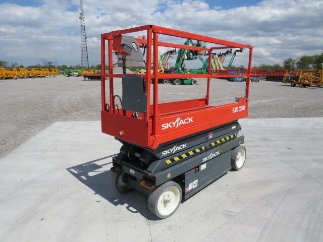 2017 Skyjack SJ-3220-2