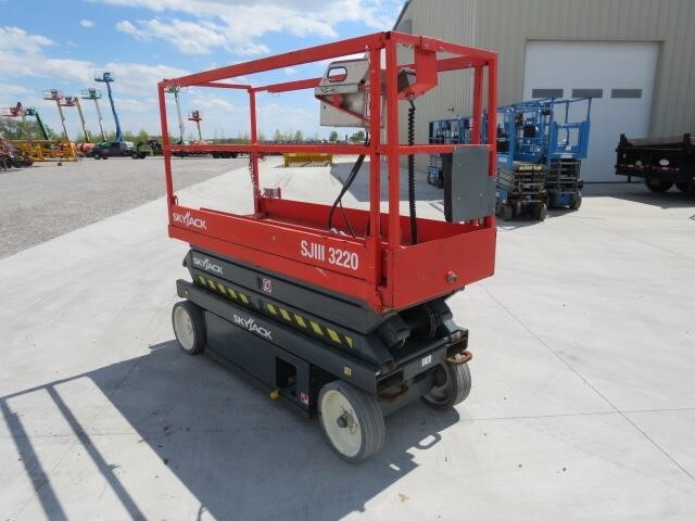 2017 Skyjack SJ-3220-4