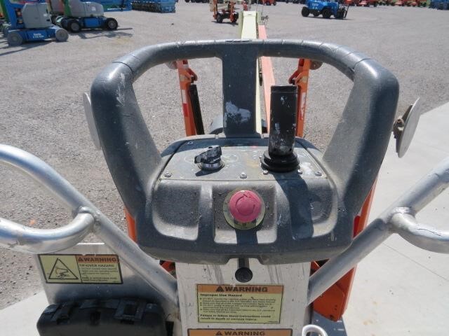 2014 JLG T350-10