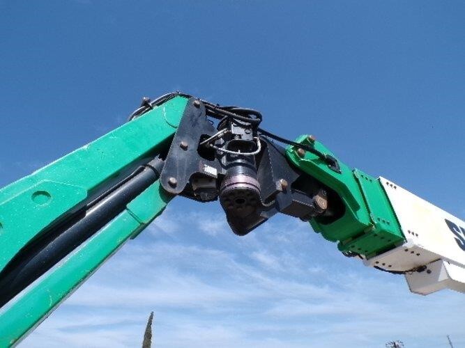 2017 JLG 1500AJP-17