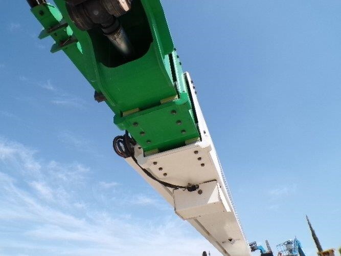 2017 JLG 1500AJP-18