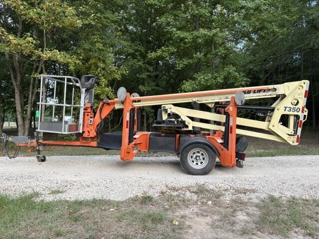 2019 JLG T350