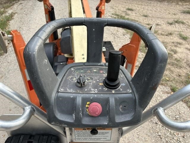 2019 JLG T350-8
