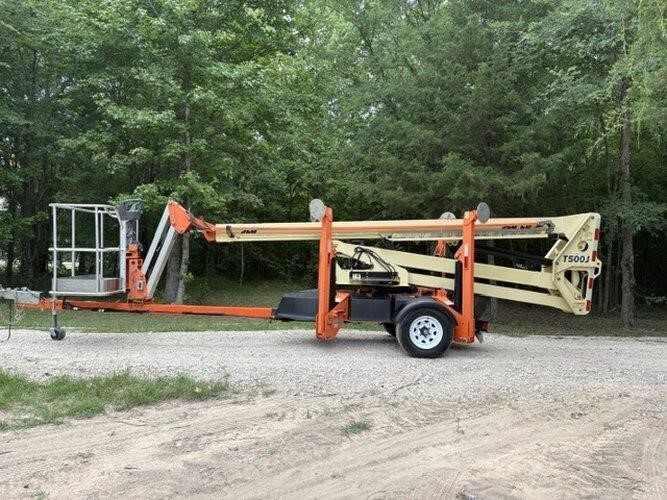 2019 JLG T500J