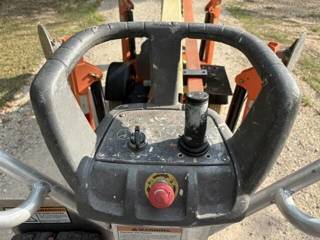 2019 JLG T350-10