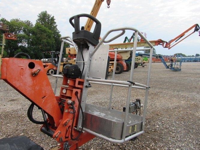 2019 JLG T350-12