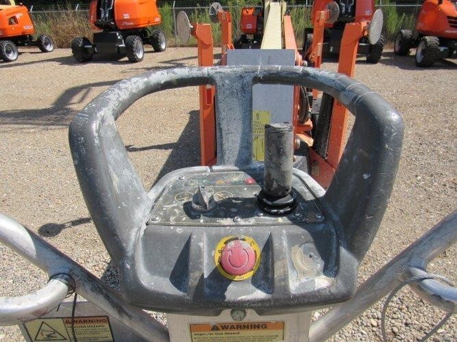 2019 JLG T500J-11
