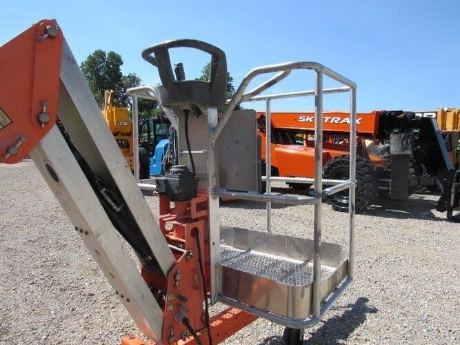 2019 JLG T500J-12