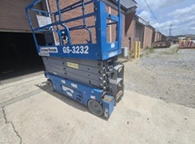 2018 Genie GS-3232-2