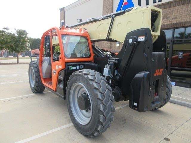 2026 JLG 943-8