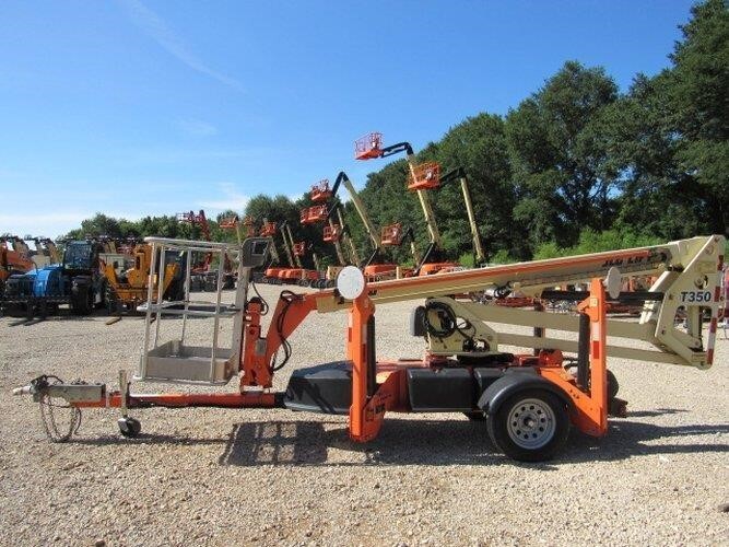 2019 JLG T350