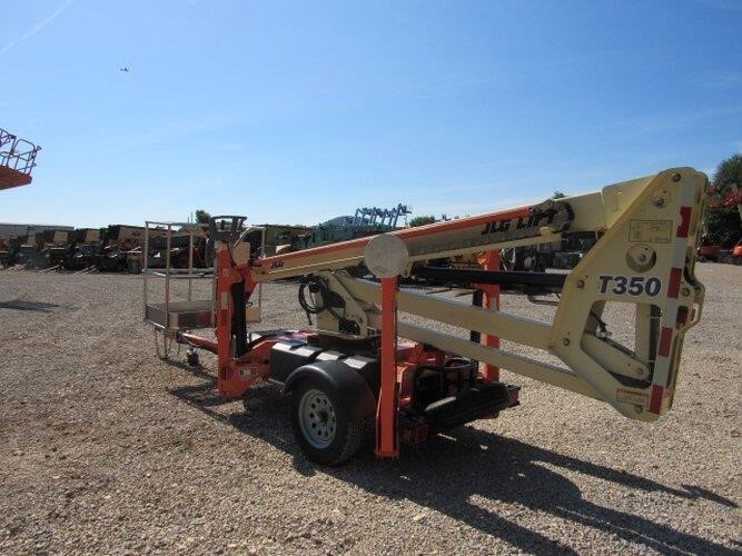 2019 JLG T350-8