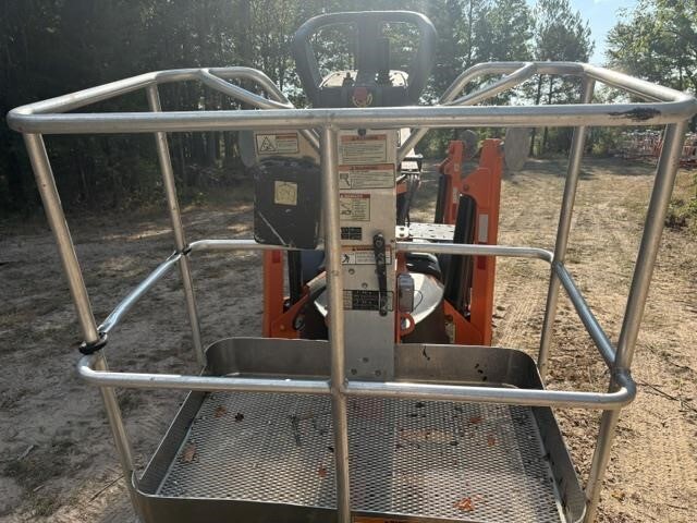 2019 JLG T350-8