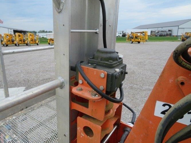 2019 JLG T350-15
