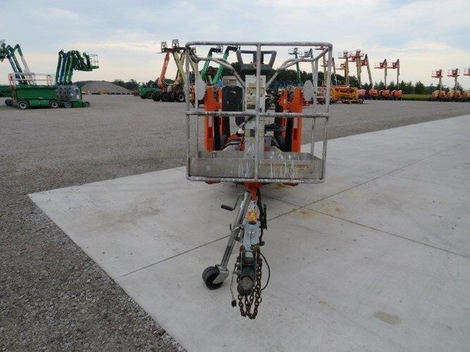 2019 JLG T350-3