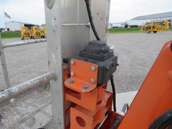 2019 JLG T350-15