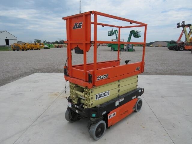 2020 JLG 1932R-2