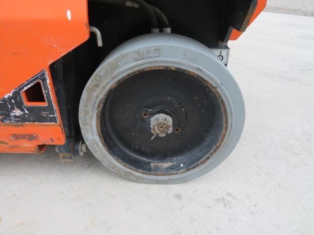 2020 JLG 1932R-12