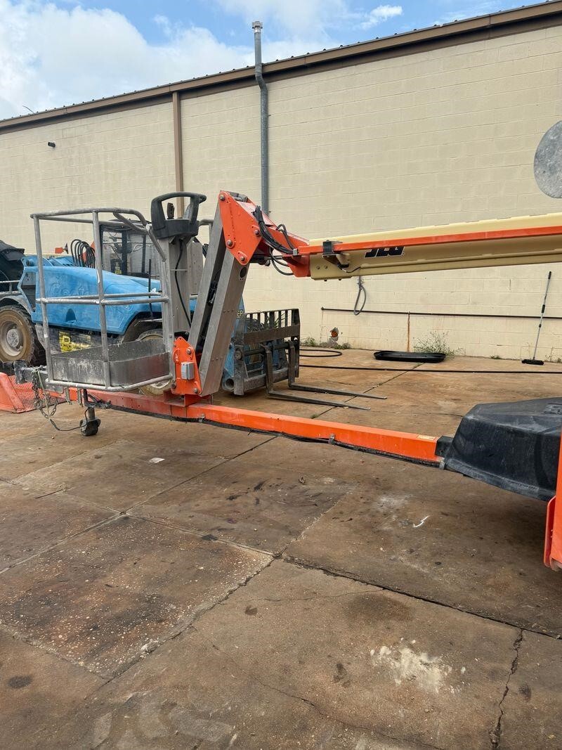 2021 JLG T500J-8