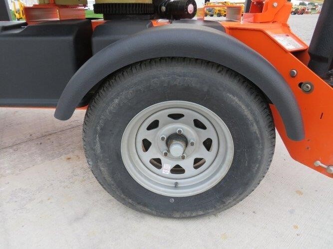 2023 JLG T350-12