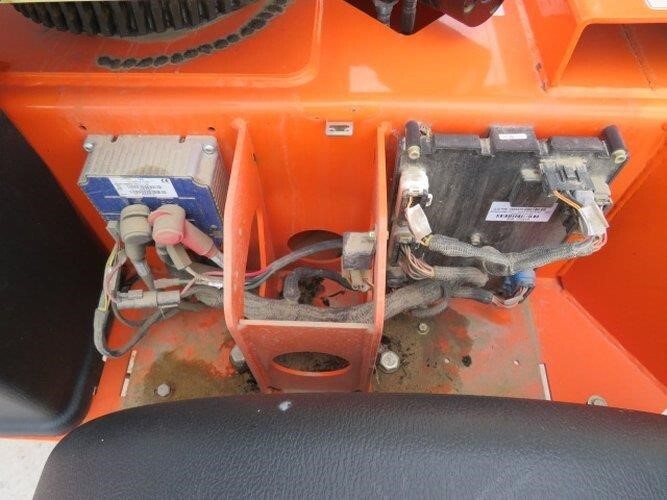 2023 JLG T350-17