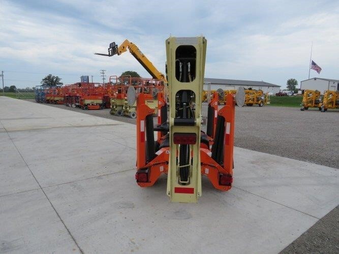 2023 JLG T350-7