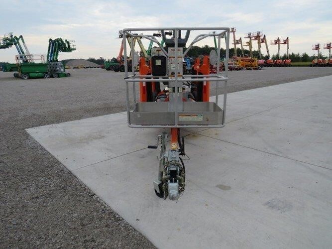 2023 JLG T350-3