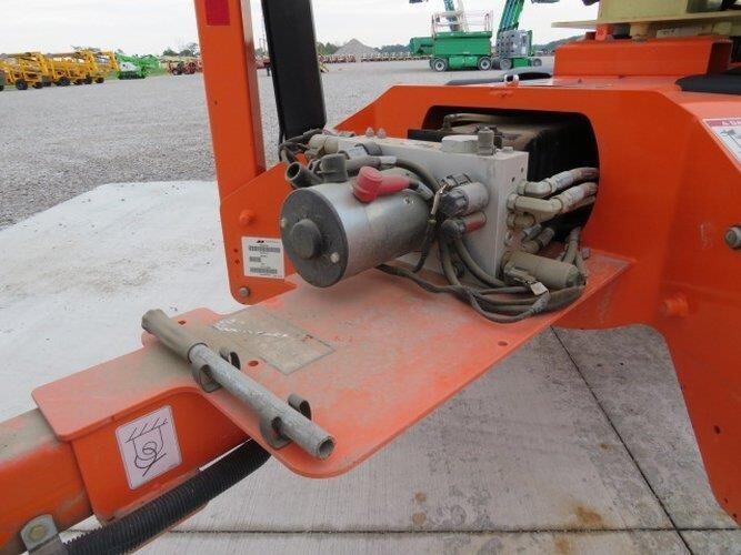 2023 JLG T350-18